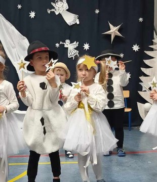 Występ Bożonarodzeniowy w grupie 4-latków ZO GOLICE
